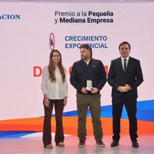 Fabiola Cundari (Galicia), Matias Pellegrini (Don Carmelo) y José del Rio (LA NACION)